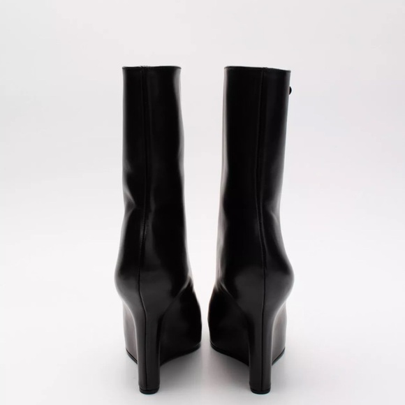 👜 GIVENCHY Leather Wedge Heel Ankle Boots - Picture 4 of 7